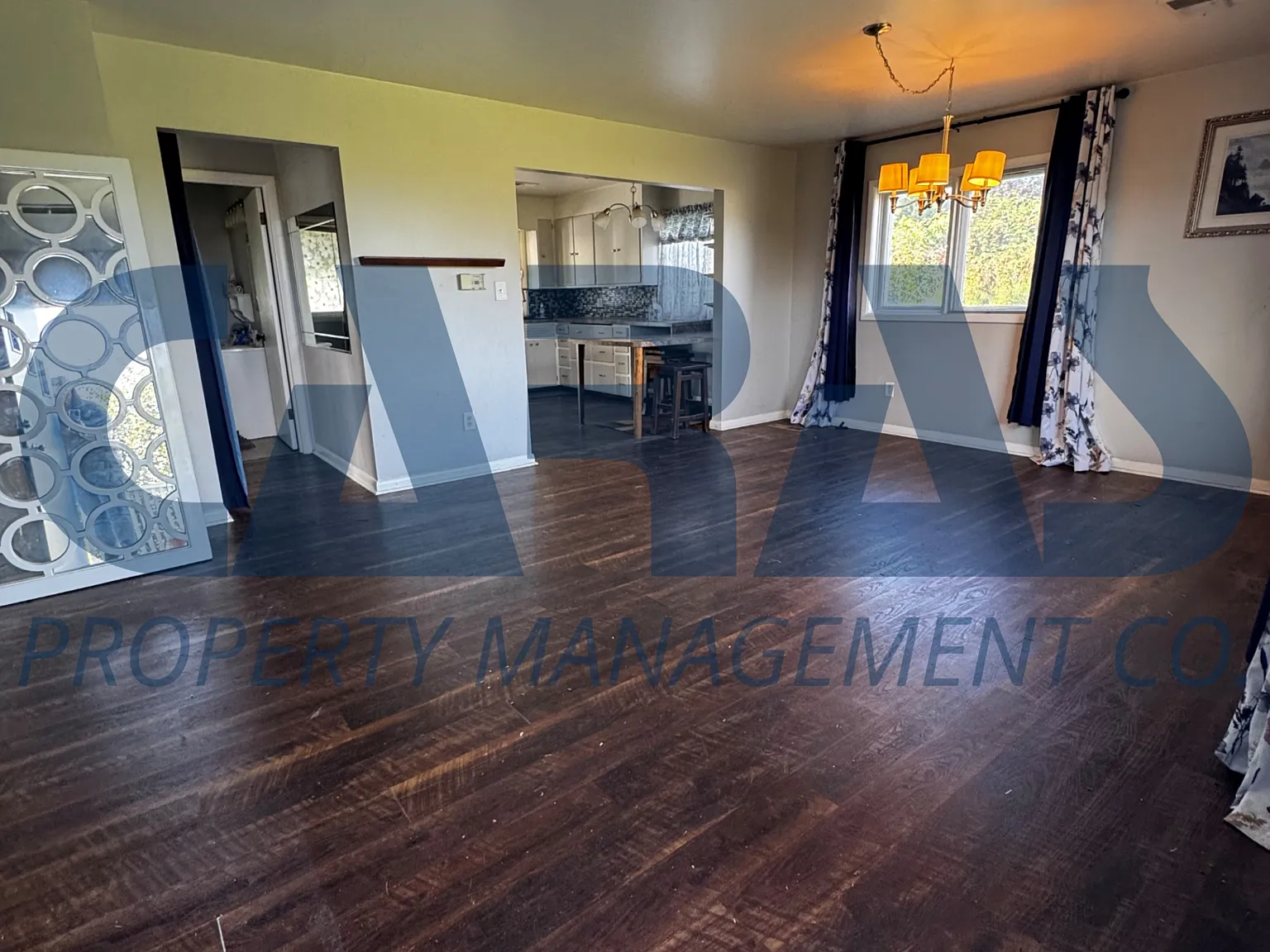 3 bed, 1870 sqft, $2,300 — Photo 4