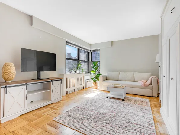 240 East 76th Street image 1 of 8