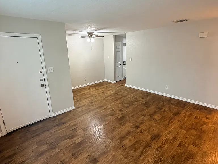 208 Uhland Rd #3 — Photo 6