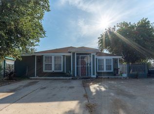 1221 Eisenhower Dr, Laredo, TX 78046