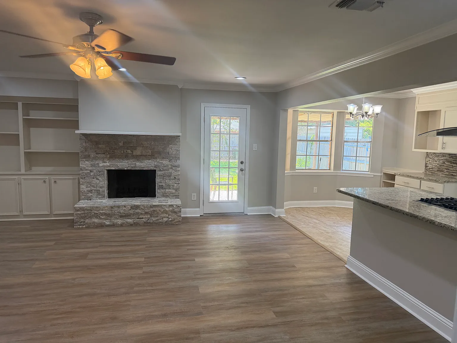 4 bed, 2282 sqft, $2,400 — Photo 4