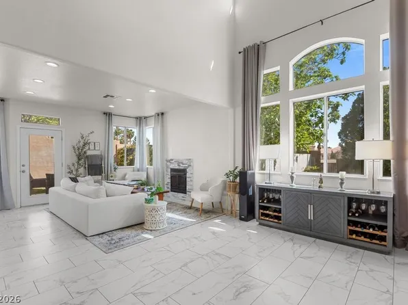 9536 Summer Rain Dr, Las Vegas, NV 89134