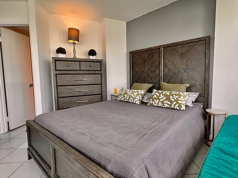 1881 Washington Ave #10E — Photo 28