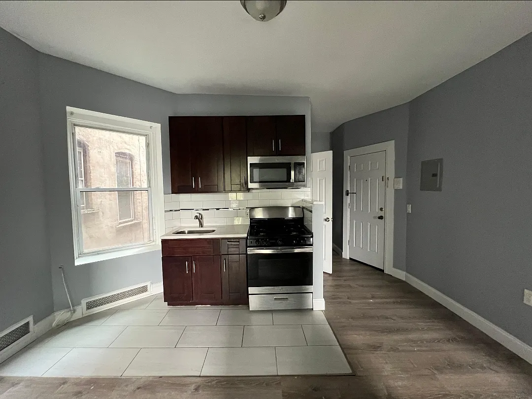 2 bed, $1,695 — Photo 1