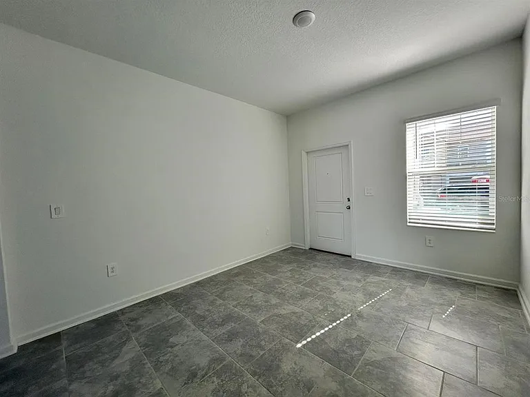 3019 Chantilly Dr — Photo 6
