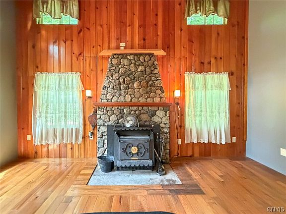 4th image of 6049 White Lake Rd