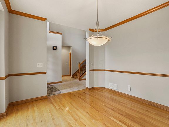 5th image of 7386 Linden Ln
