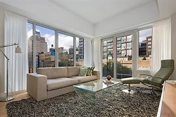 Sold by Douglas Elliman | media 21