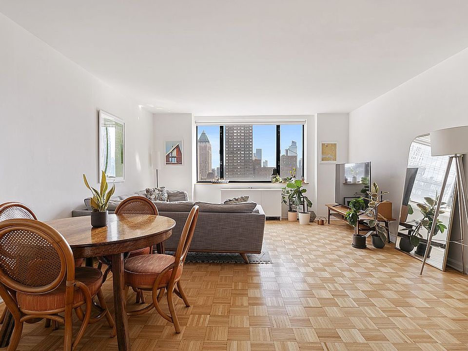 1st image of 30 W 61st St APT 25B