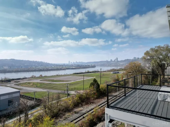 2851 Hoff Ave, Cincinnati, OH 45226