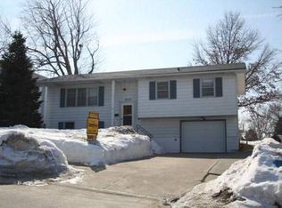 8717 Ohern St, Omaha, NE 68127