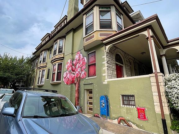 2nd image of 433 Windsor St