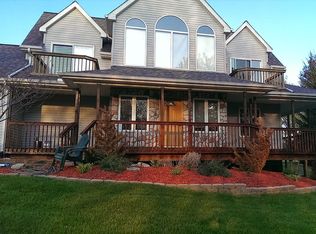 10198 Bennett Lake Rd, Fenton, MI 48430