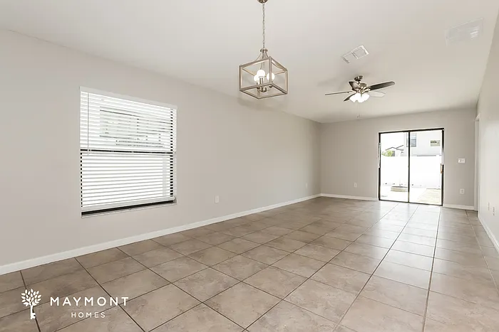 3 bed, 2.0 bath, 1461 sqft, $1,945 — Photo 4