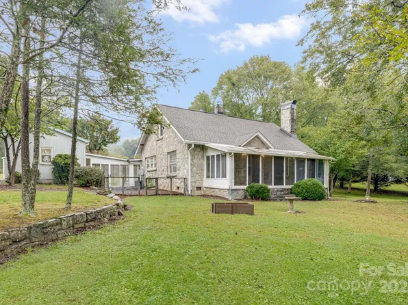 1819 Windsor Dr, Hendersonville, NC 28791