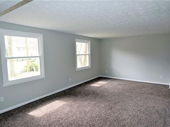4th image of 1538 Woodhill Dr NE