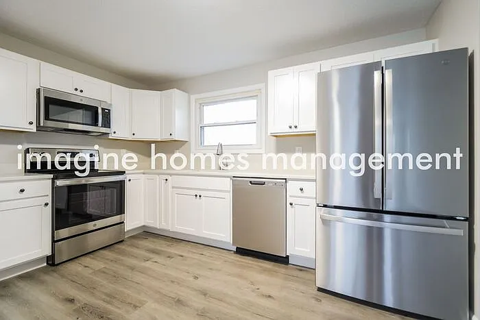 3010 Scott Ave — Photo 5