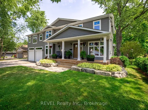 74 Montgomery Rd, Welland, ON L3C 2Y3
