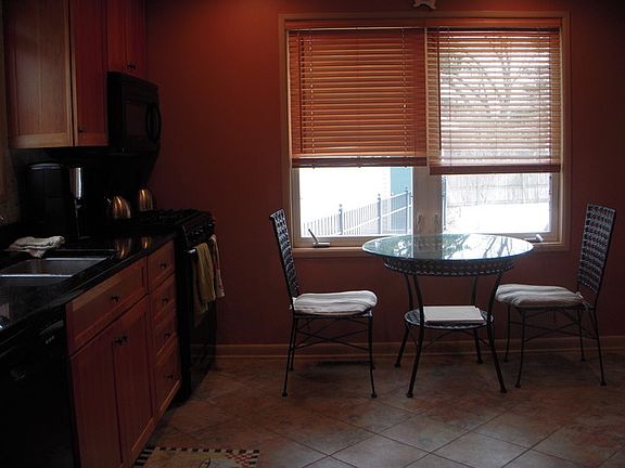 5th image of 27 S Prairie Ave