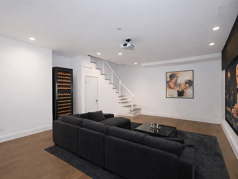 125 W 22nd St #1B — Photo 8