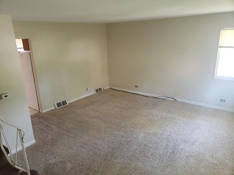 531 E Lincoln St — Photo 6