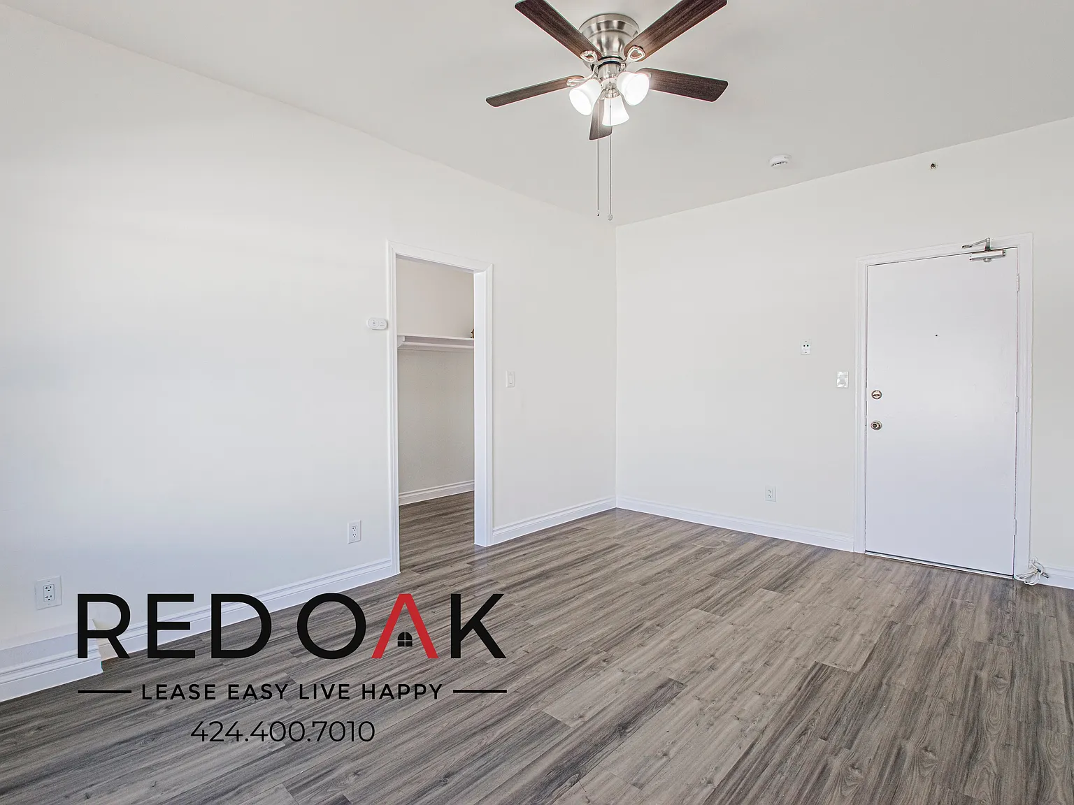 ~Low Deposit~ Wonderful Studio With Walk-In Closet And On-Site Laundry ~ In Prime la! — Photo 3