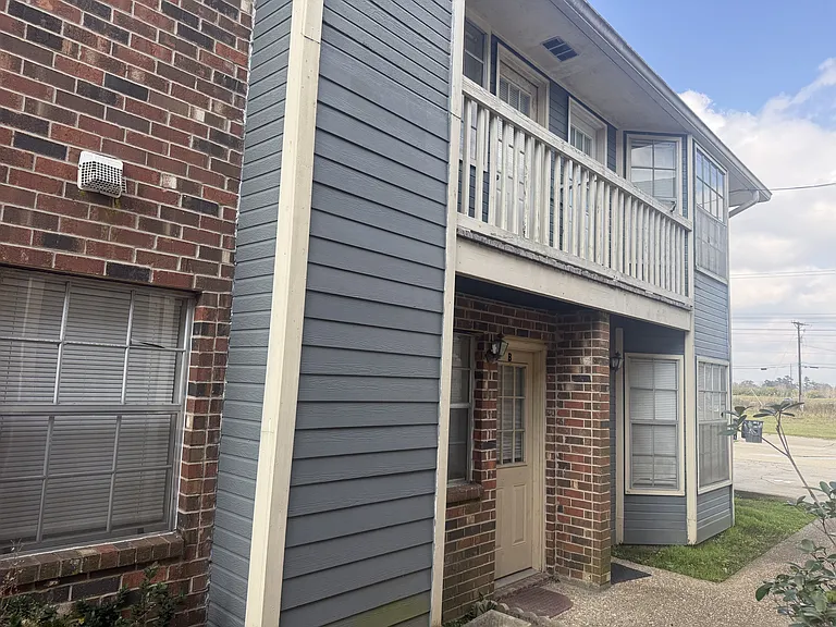 820 Meadow Glen Ave #B — Photo 4