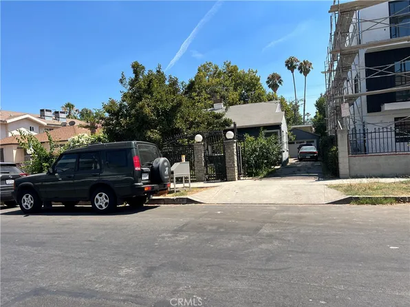 14418 Tiara St, Van Nuys, CA 91401