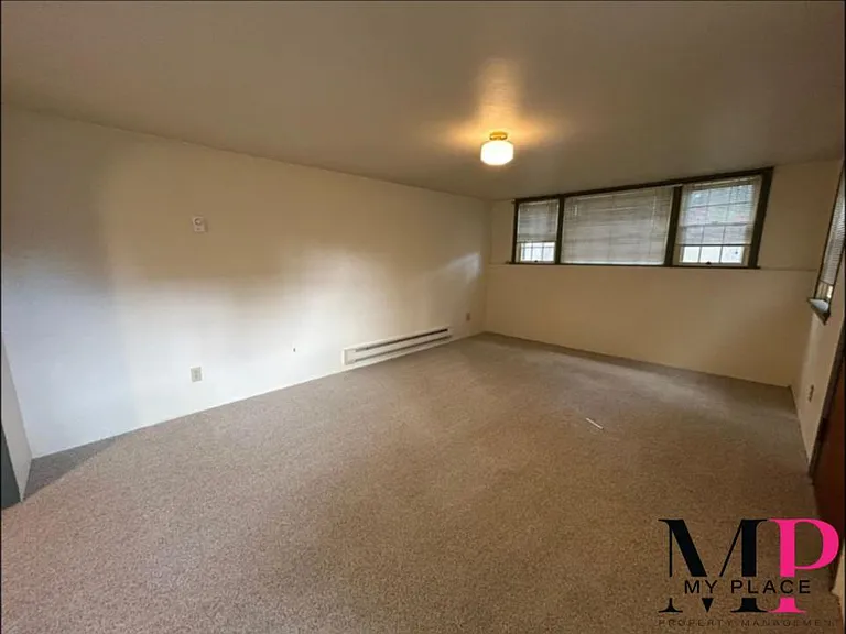 110 N Avenue B Ave — Photo 4