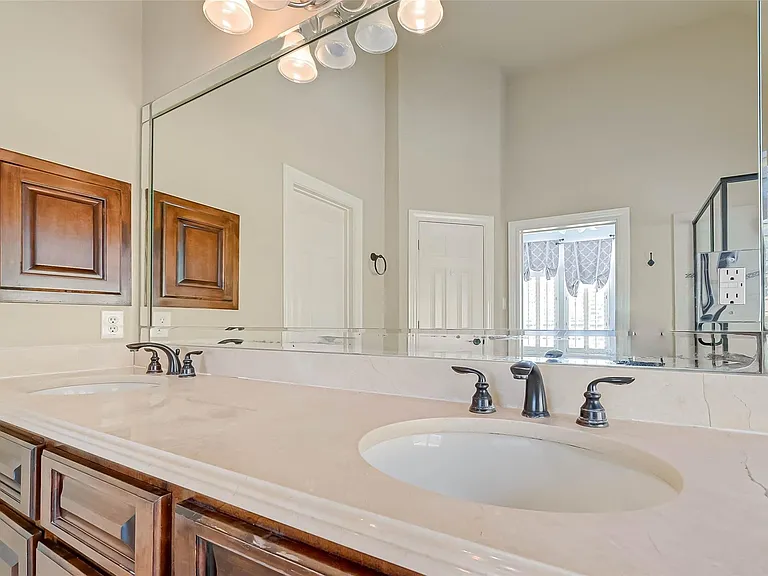 5422 Linden Rose Ln — Photo 44