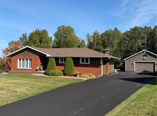29 Cormier Cres, Dalhousie, NB E3N 5T6