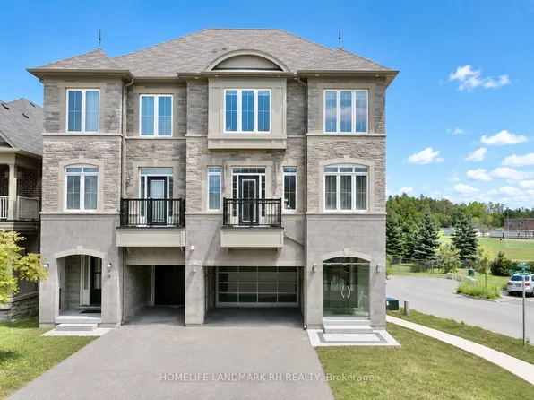 11 Lorne Glen St, Markham, ON L6C 2N6