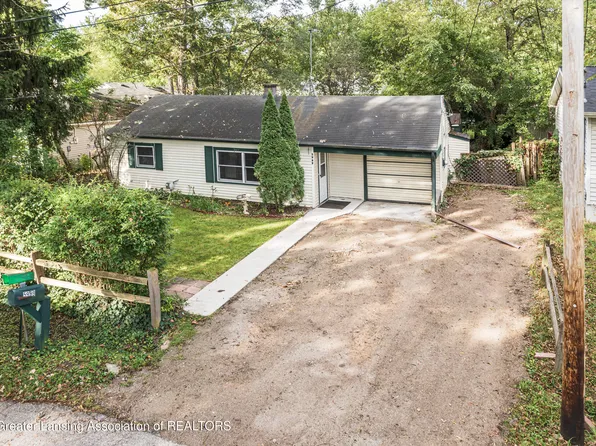 5989 Harvey St, Haslett, MI 48840