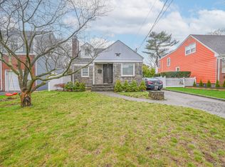 216 Home Street, Valley Stream, NY 11580