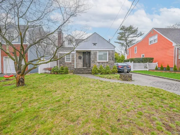216 Home Street, Valley Stream, NY 11580