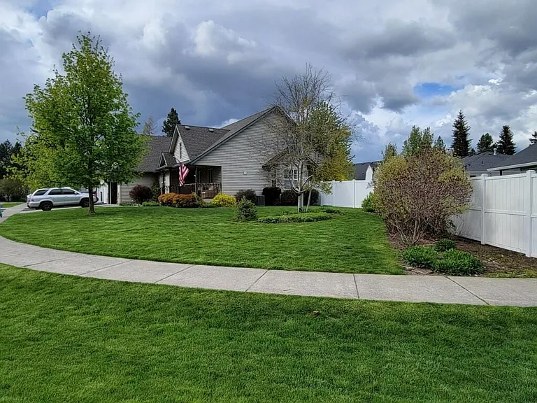 1209 W Edgewood Cir — Photo 2