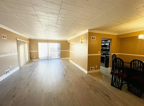 18228 University Park Dr Photo 1