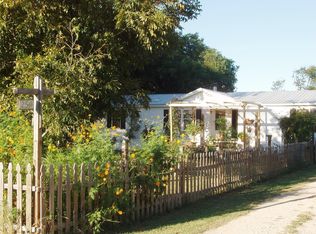 250 Wetz St, Seguin, TX 78155