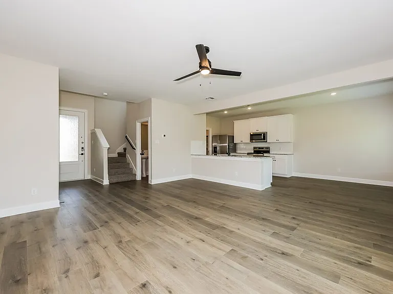 309 Magnolia Blvd — Photo 4