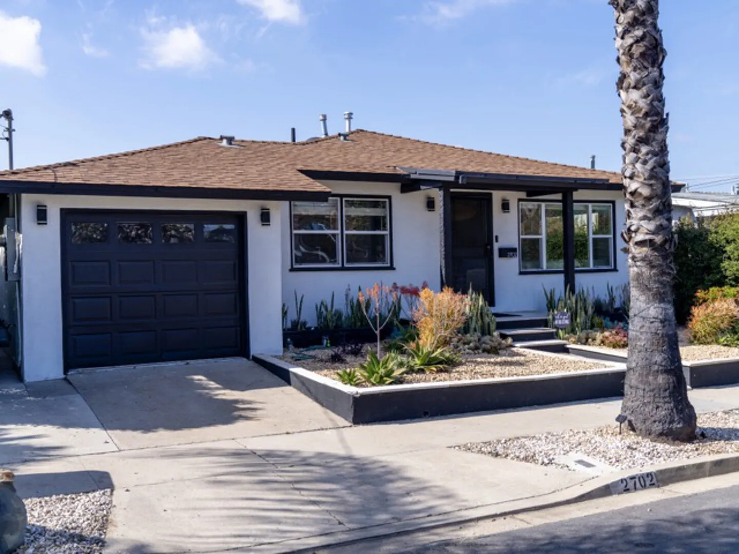 Modern 3BR Paradise Fully Furnished - Pool - Central to All SD — Photo 3