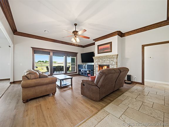 4th image of 14246 N 61st Ave E