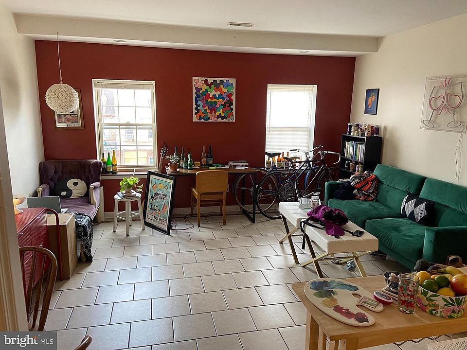 1st image of 122 W Girard Ave #3