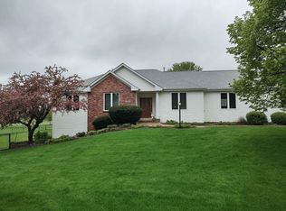9245 N Oakleaf Ct, Byron, IL 61010