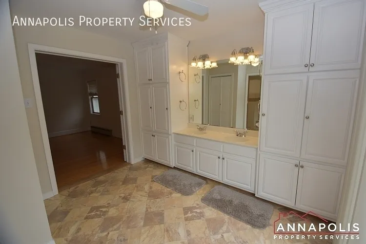 7809 Locust Wood Rd — Photo 20