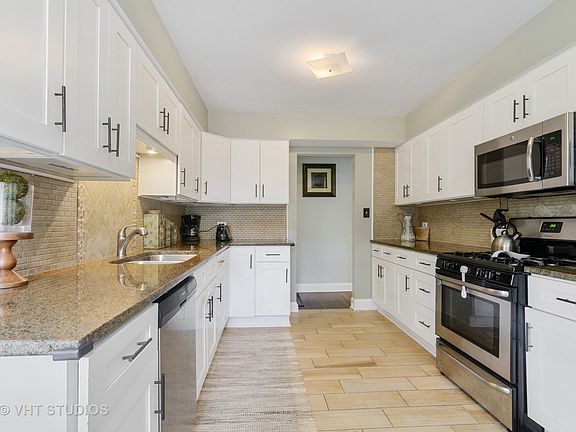 3rd image of 1234 Oakmont Ave