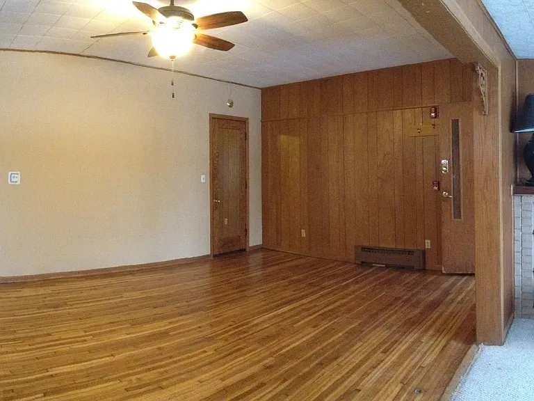 806 1st St SW #1 — Photo 2