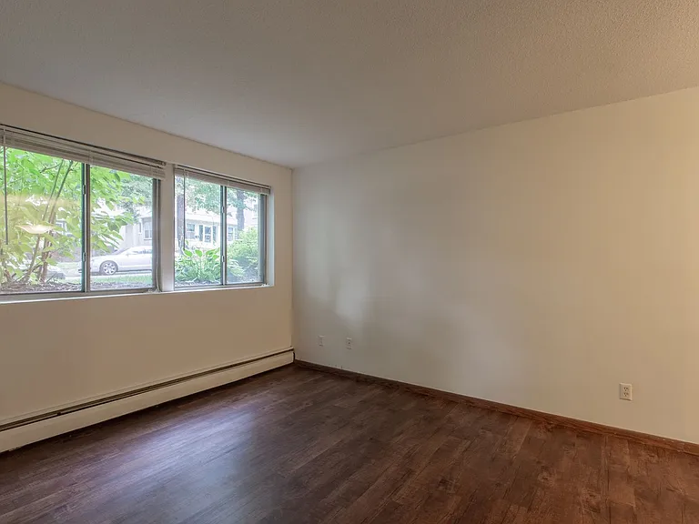 2626 Fremont Ave S — Photo 14