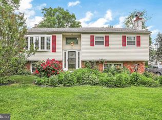1435 Glen Echo Dr, Huntingdon Valley, PA 19006