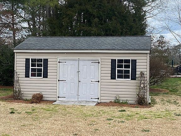 3rd image of 143 Brittany Ln