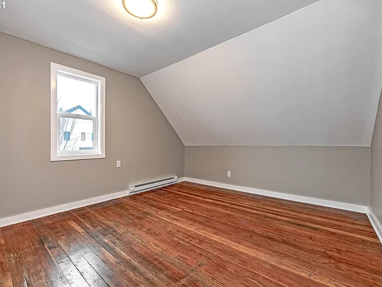 7057 NE 7th Ave — Photo 9